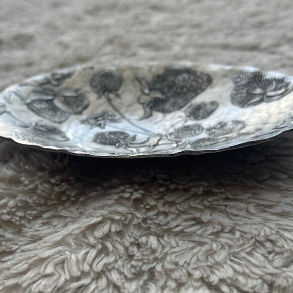 Vintage DeMarsh Forge Strawberry Plate Soap Trinket Dish Made in USA SIlver - Picture 2 of 6